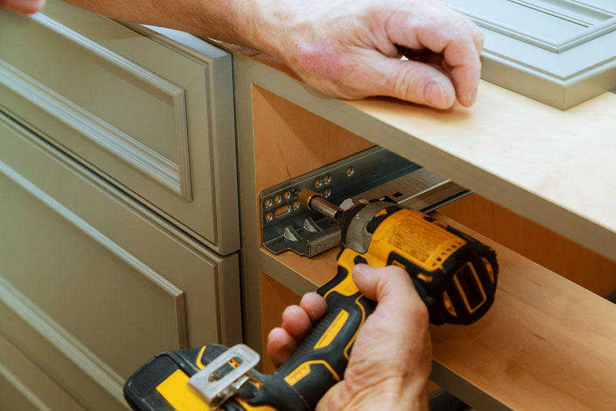 adjusting fixing cabinet door